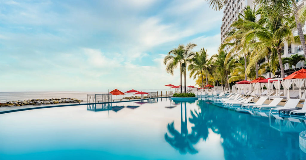 Budget vs Luxury All-Inclusive Vacation Packages